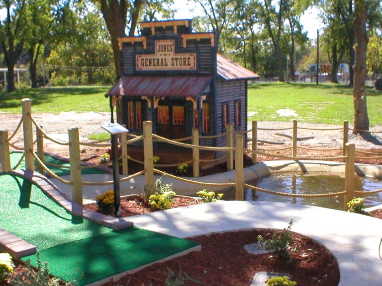 miniature golf business